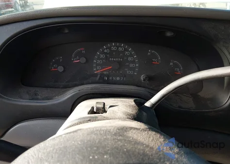 2000 Ford E-350 Super Duty Xl/Xlt z USA, uszkodzony, nr VIN 1FBSS31S9YHB84490